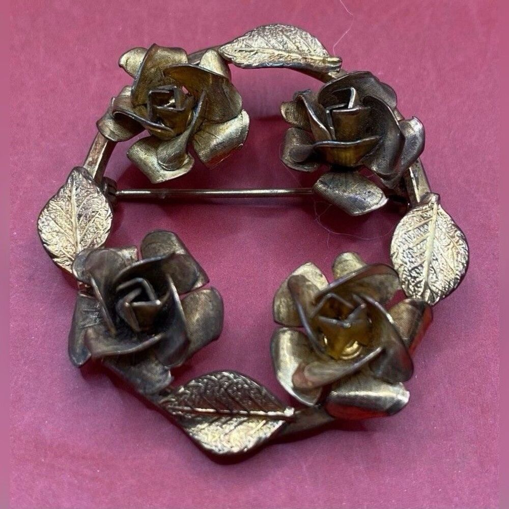 Vintage Creed Women’s Brooch Round Roses Leaves  12K GF 1.25”